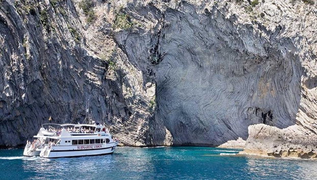 Visita la spiaggia di Formentor in catamarano con fondo di vetro - Foto 2